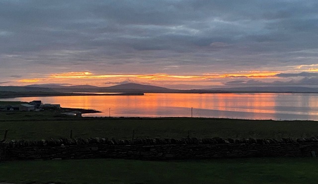 Grunkeys: peaceful haven, huge views, surrounded by sea. Waiting to welcome you!