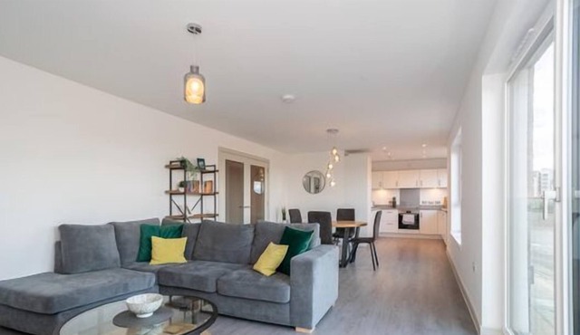 GuestReady - More than words in Leith