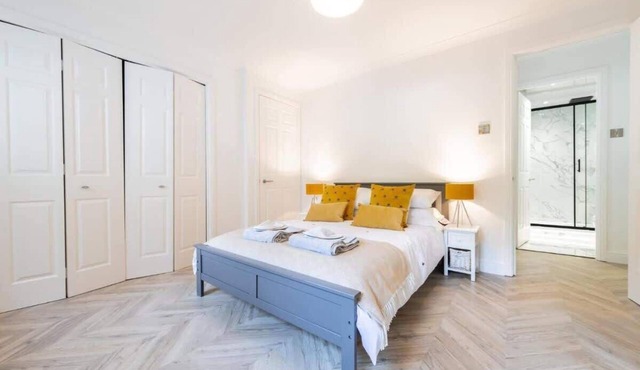 Hame By The Sea, Super Apartment