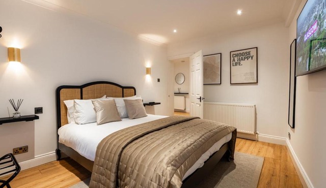 Hamilton Residence - Private Main Door 1BR