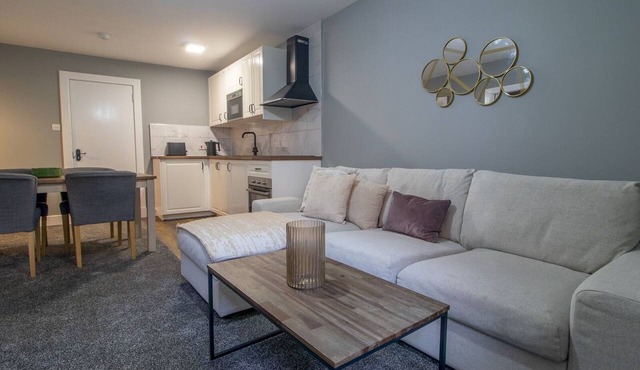 Happy Haven Home, West End - Pass the Keys