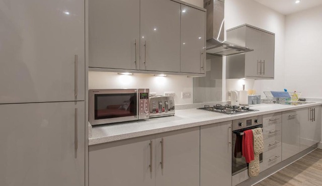 Haymarket Spacious 3 Bedroom Street Level