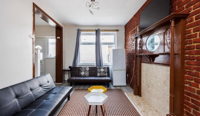 Head-on-Beds -Dagenham Larger Groups with Free Parking