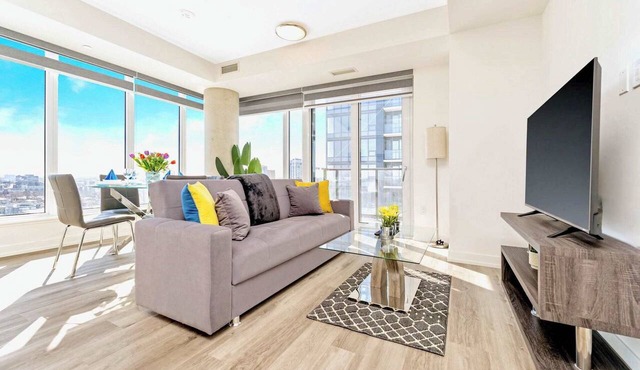 High Rise 1BR Building with Gorgeous Views