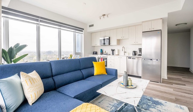 High Rise 1BR Condo w Balcony & Beautiful Views