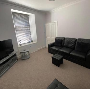 High Street House Sleeps 4 with Parking