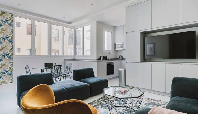 Hip Bernabeu-Hispanoamerica 1BR w/A/C & Elev, nr Sports, by Blueground