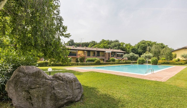 Holiday Apartment Residence La Collina with swimming pool and Wi-Fi