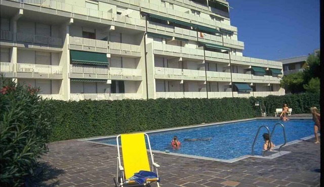 Holiday apartment with balcony, internet and pool