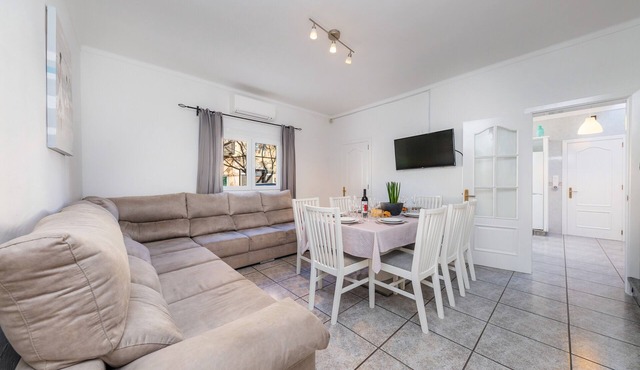 Holiday Home 'Costa den Blau' close to the Beach with Balcony, Terrace & Wi-Fi