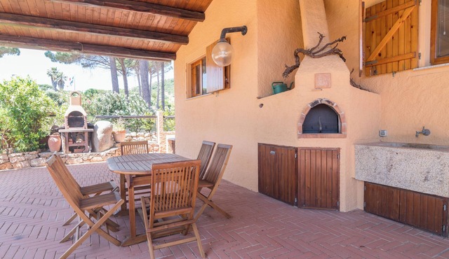 Holiday Home "Domus Mea" with Sea View, Wi-Fi, Garden & Terrace