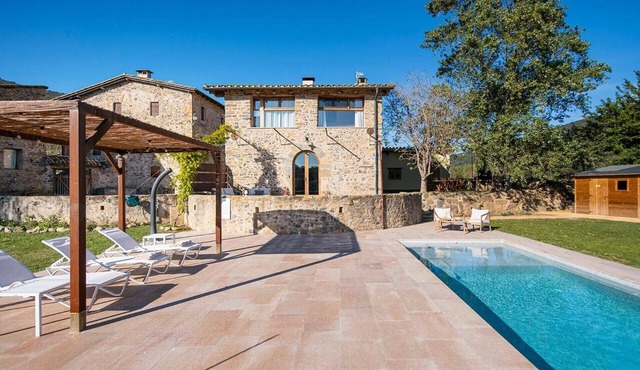 Holiday Home 'El Graner' with Mountain Views, Private Pool and Wi-Fi