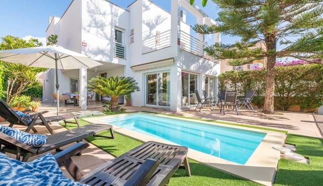 Holiday Home "Villa Mar - Can Bujosa" on the Beach