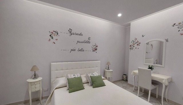 Holiday Home 'La Casetta Di Tiziana - Rosa' with Private Terrace and Air Conditioning