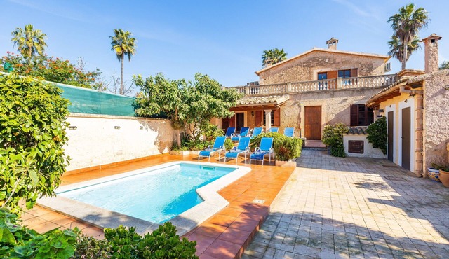 Holiday Home 'Los Abilios' with Private Pool, Wi-Fi & Air Conditioning