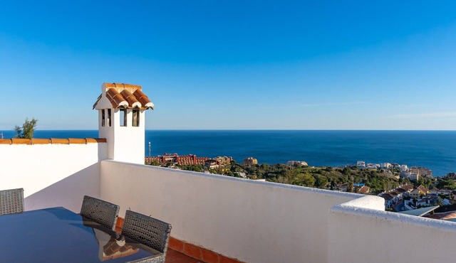 Holiday Home 'París' with Sea Views, Wi-Fi and Air Conditioning