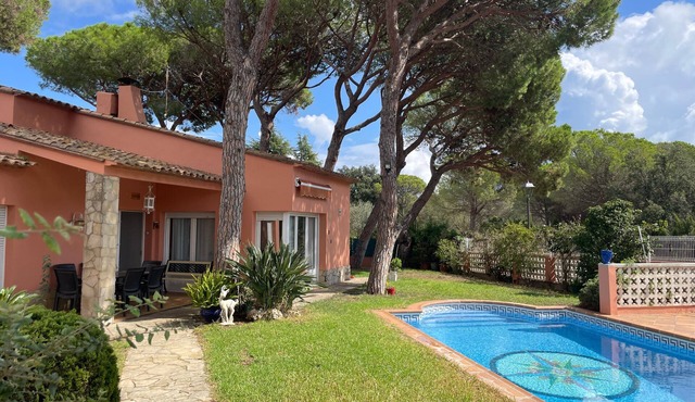 Holiday Home 'Rocaclara' with Private Pool, Garden, and Wi-Fi