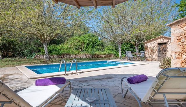 Holiday Home Ses Tendes with Wi-Fi, A/C, Pool, Garden & Terrace; Parking Available