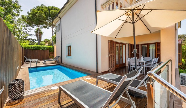 Holiday Home "Tomymar" with Pool, Wi-Fi, Garden, and Terrace
