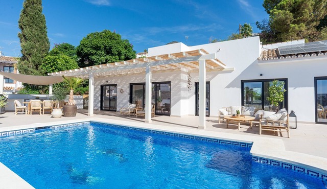 Holiday Home 'Villa with Privat Saltwater Pool' with Sea View, Wi-Fi and Air Conditioning