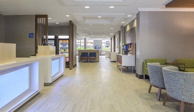 Holiday Inn Express & Suites North Bay by IHG