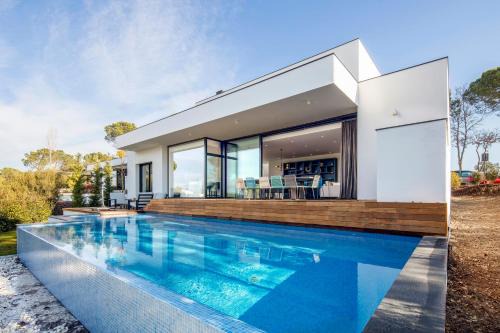Holiday Rentals at Camiral, a Quinta do Lago Resort