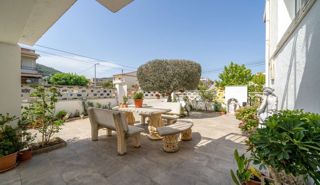 HomeHolidaysRentals Dona - Costa Barcelona
