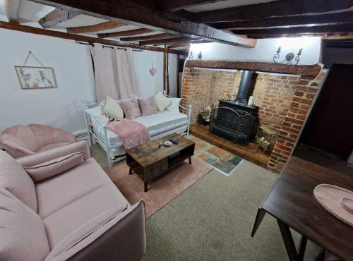 Honey Horsefield Grade ll Cottage