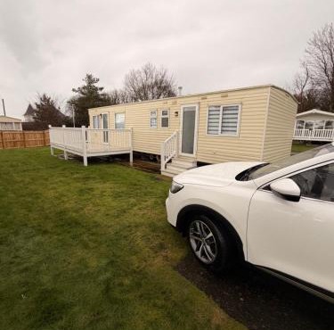Hoopers Hideaway Caravan Rental SetonSands 2