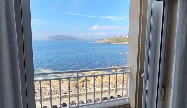 Hotel Rompeolas
