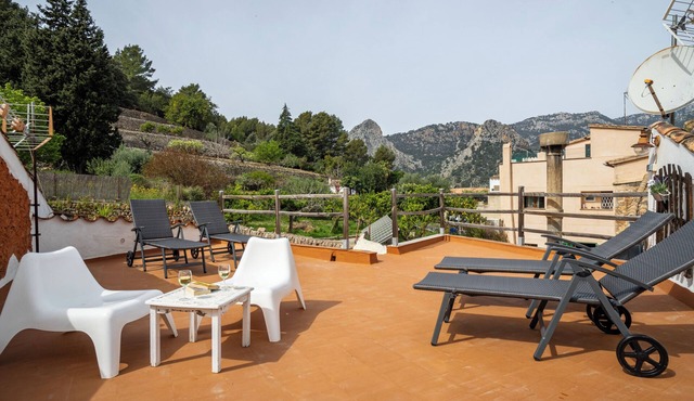 House in beautiful village in the Sierra de Tramuntana (10 min. from Palma)