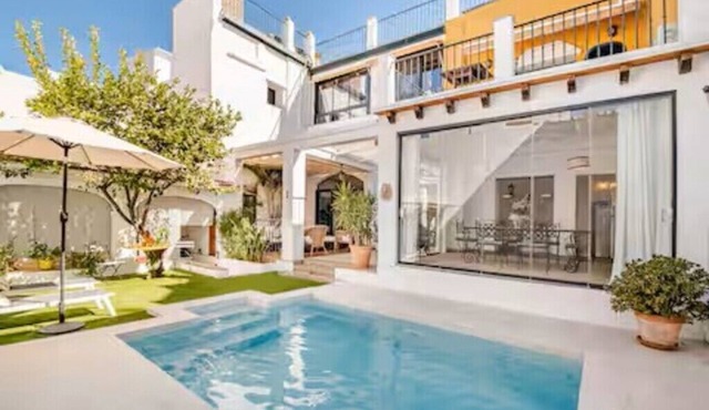 HOUSE-REFORMED PALACE WITH CHARM in SANLUCAR DE BARRAMEDA
