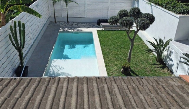 House with pool 1 km from Sitges beach