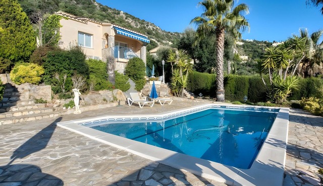 Ideal cosy house for families with sea views and private pool