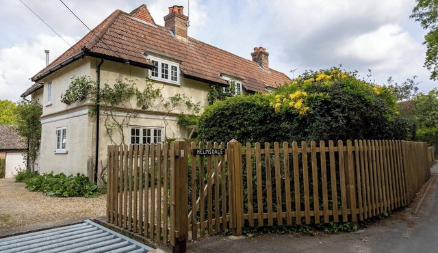 Idyllic New Forest Country Cottage