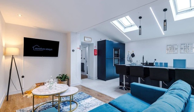 Incredible Home, Games Room, Sleeps 8, Parking Inc