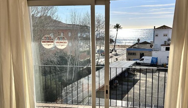Isard 4 bis Apartamento junto a la playa