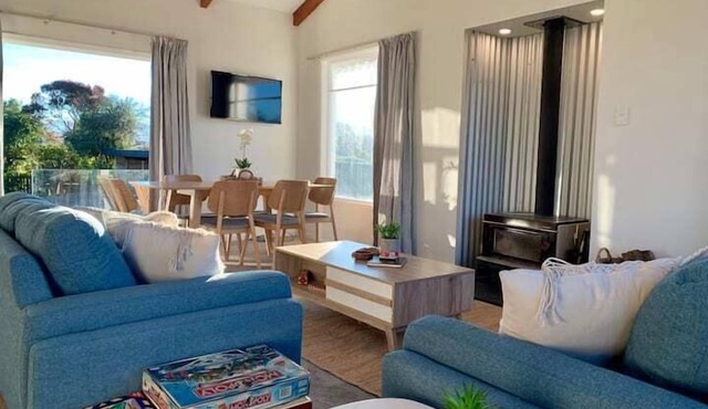 Kaikōura eMotel – 2 Bedroom Family Suite with Mountain Views