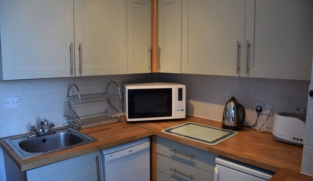 Kerrycroy Bay Apartment sleeps 4 with two toilets