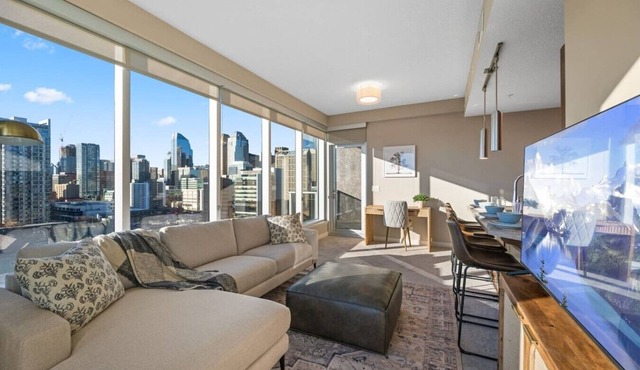 King Bed | Calgary Tower Views |Walk to Saddledome