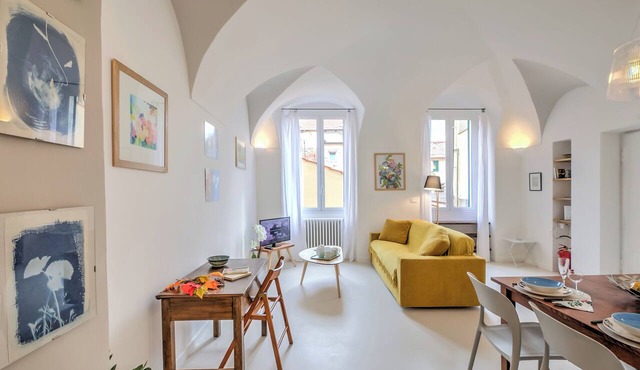 La Dolce Pigna, Walk to Beaches & Port, Sanremo, Italy