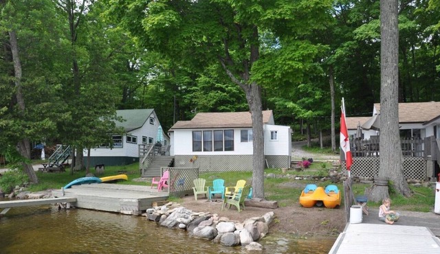 Lake Vibe! Buckhorn FUN Family Cottage Vacation!!
