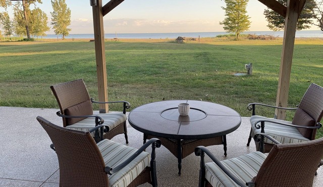 LakeErie Private Beach Cottage 8KM from Point Pelee