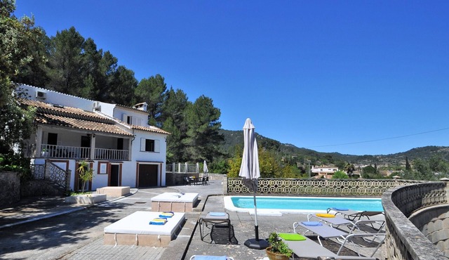 Land villa with private pool, mountain views, wlan and aircon ideal for families and couples - Free Wifi