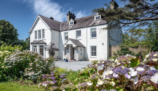 Large Manor House | Families | Groups & Retreats