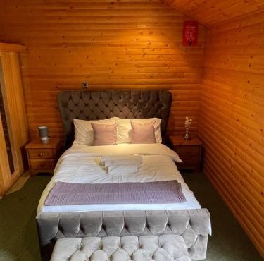 Large Private En-suite Space