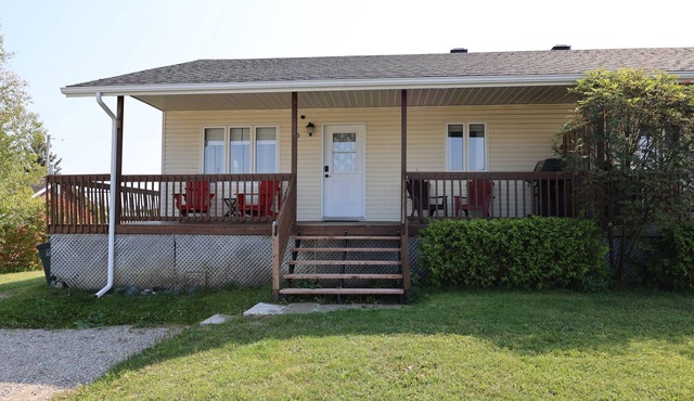 Le Chalet - Spacious home with Large Parking