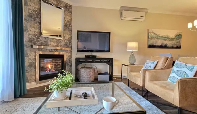 LE CHAMPLAIN CONDO 104, in BROMONT, View on the Pool and Mountain, CITQ#248205