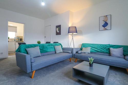 Leadenflower Apartment