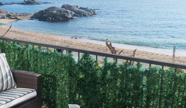 LES FORMIGUES 1-seafront apartment-Calella de Palafrugell-Costa Brava